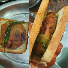 A picture of Bread vadapav sandwich.