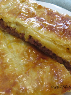 Una foto de Empanada de carne con queso