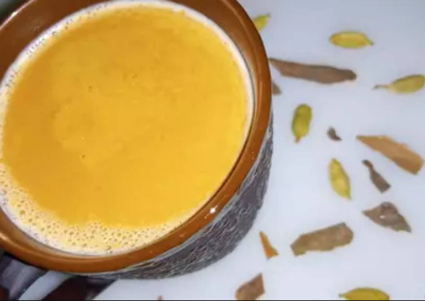 Cinnamon Cardamom Tea