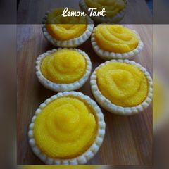 A picture of Lemon tarts.
