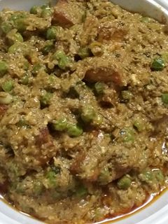 A picture of Matar Paneer Masala.