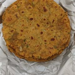 A picture of Amarnath flour with cabbage paratha.