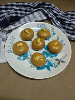 મગસ (Magas Recipe In Gujarati) રેસીપી મુખ્ય ફોટો