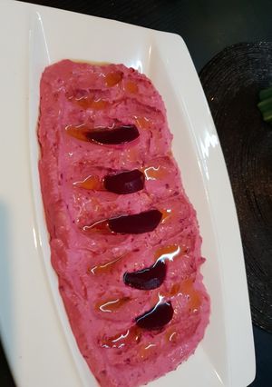 صورة لوصفة متبل الحمص بالشمندر