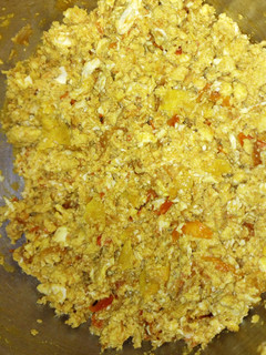 A picture of Scrambled eggs in vinegar.