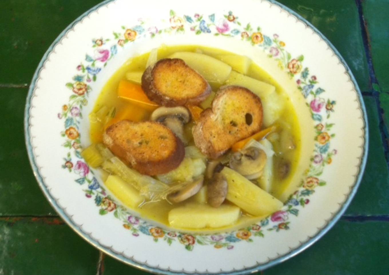 Sopa francesa de poro y champignons (champiñones)