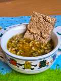 Sopita de porotos mung con avena tostada 🥣