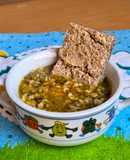 Sopita de porotos mung con avena tostada 🥣