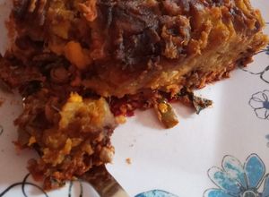 Una foto de Pastel de lentejas y puré de boniato y zanahoria caramelizados