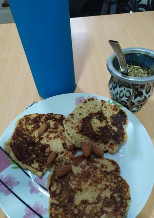 Una foto de Pancakes de banana, avena y coco. (Sin huevo, ni aceite ni azuc)