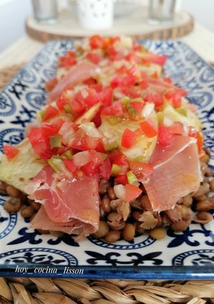Una foto de Ensalada de lentejas con piña y jamón