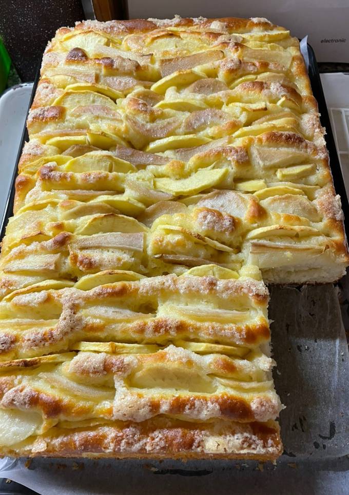 Цукровий пиріг з яблуками