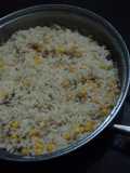 Arroz blanco con elotes de milpa y epazote fresco para el mole