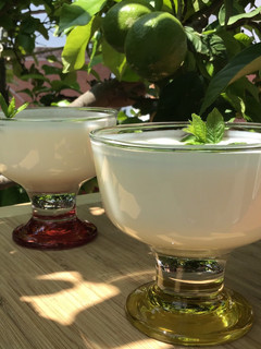 Una foto de Mousse de limón casero