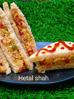 મિક્સ વેજ સેન્ડવીચ (Mix Veg Sandwich Recipe In Gujarati) રેસીપી મુખ્ય ફોટો
