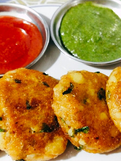 આલૂ ટિક્કી રેસીપી મુખ્ય ફોટો