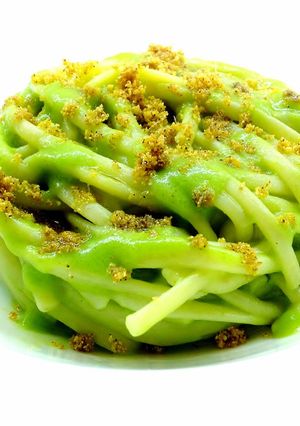 Foto di Linguine con crema di broccoletti e bottarga, e farina di mais gialla per polenta bruciata con alici