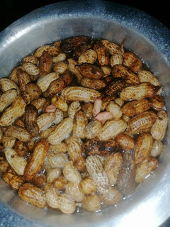 A picture of Boiled groundnuts.
