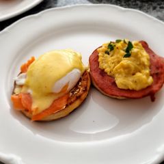 A picture of Hollandaise Sauce.