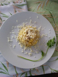 Una foto de Huevos a la mantequilla con queso