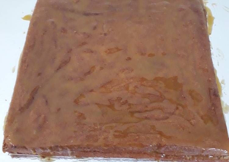 Bolo de amêndoa com doce de ovos