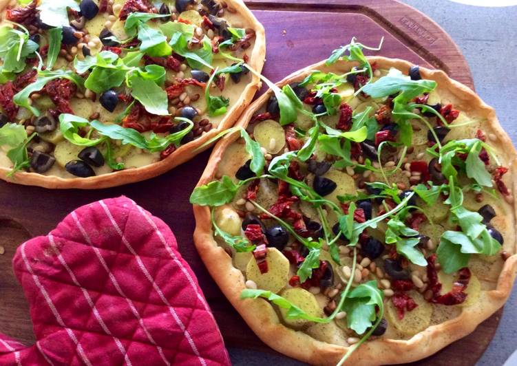 How to Make Any-night-of-the-week Roasted garlic, potato &amp; arugula pizza