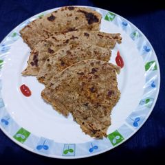 A picture of Stuffed Soya paratha.