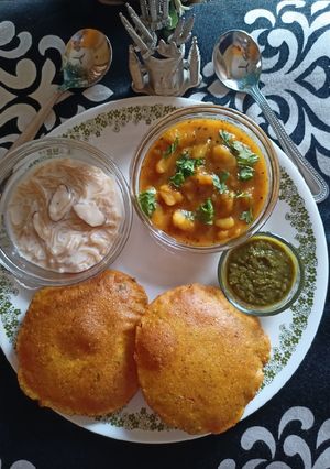 मिस्सी पूड़ी (missi poori recipe in Hindi) रेसिपी मुख्य फोटो
