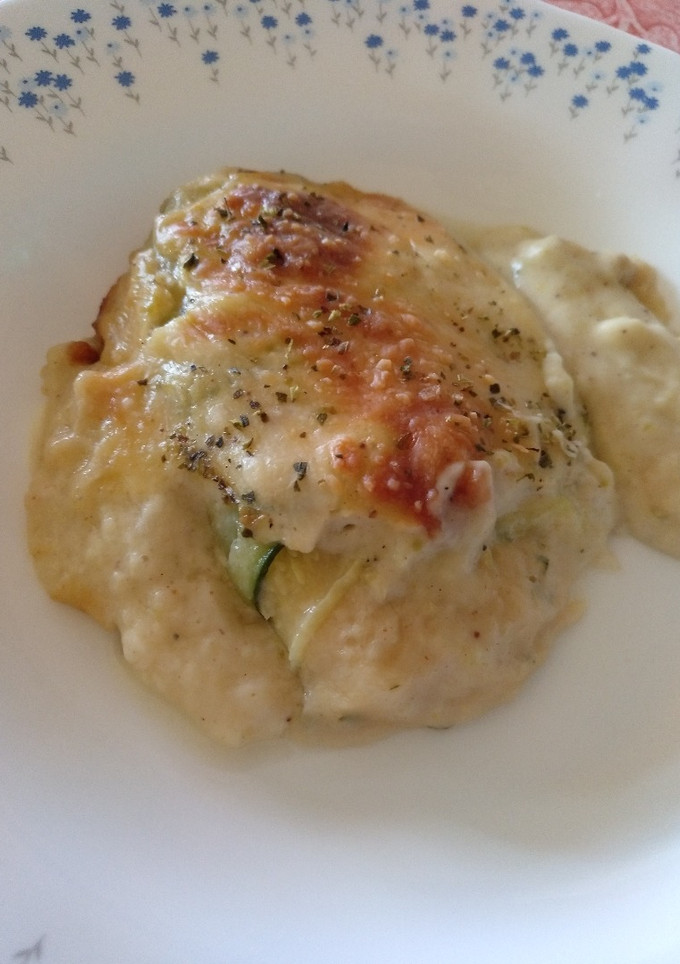 Una foto de Canelones de calabacín con bacalao