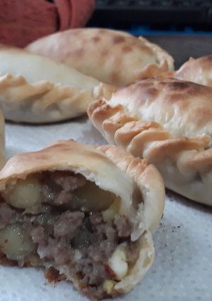 Una foto de Empanadas cordooobesas casi como las de la mi vieja y con casi nada