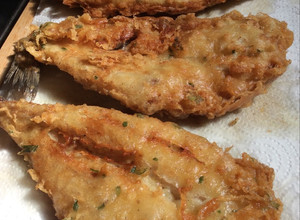 Una foto de Merluza frita 🐟🐟🐟