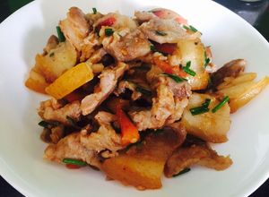 Hình của món Thịt heo rừng xào cà chua.