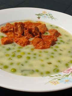Borsó főzelék pörkölttel recept fotója