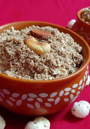 कुट्टू की पंजीरी (Kuttu ki panjiri Recipe in Hindi) रेसिपी मुख्य फोटो