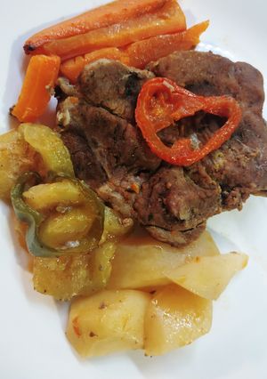 Zöldségekkel sült tarja recept fotója