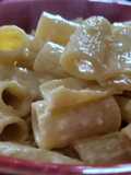 Rigatoni a la Rabiata con Crema de Parmesano