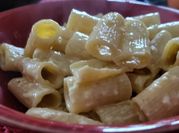 Una foto de rigatoni picante