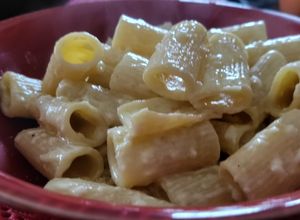 Foto principal de Rigatoni a la Rabiata con Crema de Parmesano