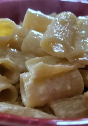 Una foto de Rigatoni a la Rabiata con Crema de Parmesano