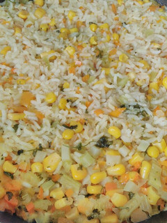 Una foto de Arroz con elotes y verduras