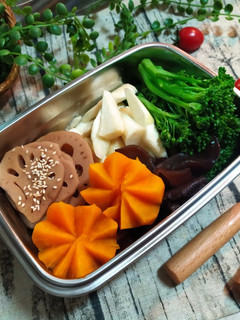 66號紅心地瓜輕時蔬餐盒 的食譜成品照片
