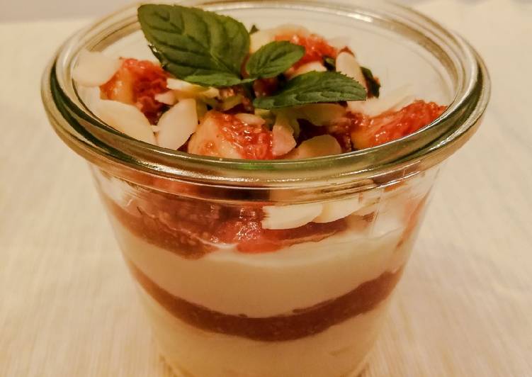 Recetta di Perfect Coppette di ricotta con fichi freschi e mandorle. 🍨