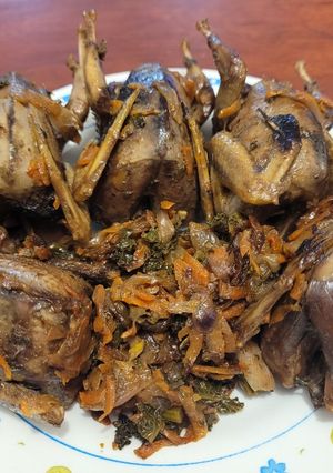 Una foto de Tortolitas con salteado de kale