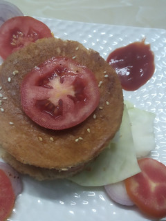 बर्गर (Burger recipe in Hindi) रेसिपी मुख्य फोटो