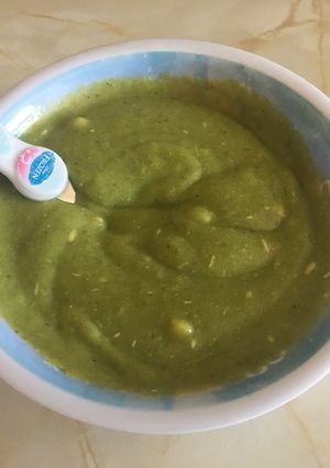 Brokkolifőzelék, csirkével babáknak recept fotója