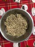 Macarrão ao molho pesto