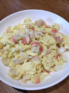 A picture of Scrambled Eggs with Crabstick.