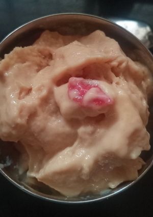 કસ્ટર્ડ જામફળ નો આઈસ્ક્રીમ (Custard Jamfal Ice Cream Recipe In Gujarati) રેસીપી મુખ્ય ફોટો