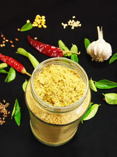 கொள்ளு இட்லி பொடி (Kollu idli podi recipe in tamil) செய்முறை முக்கிய புகைப்படம்