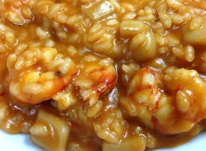 Una foto de Arroz caldoso con gambones y calamares congelados Barato y Delicioso